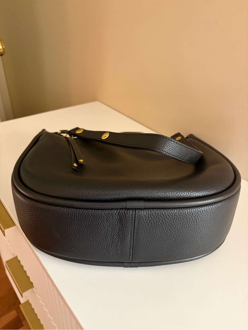 Aallyn Marley Classic Black Leather Shoulder Bag - Picture 6 of 11